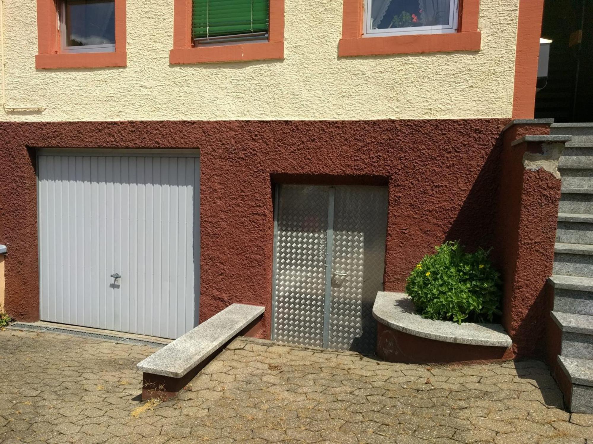 Monkey Factory - Mini Home-Stay Hostel Traben-Trarbach Esterno foto